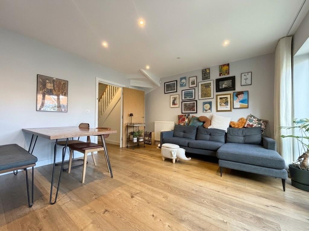 3 bed property in Tommy Flowers Mews, Mill Hill, NW7, London